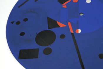 Détail de Colors rock my soul 2 de Morgan Le Ruyet. Une série de peinture acrylique sur vinyle.